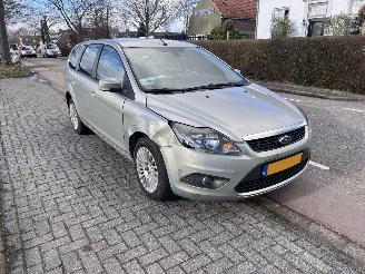 Uttjänta bilar auto Ford Focus 1.8-16V 2009/10