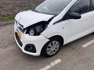 Peugeot 108 1.0-12V picture 7