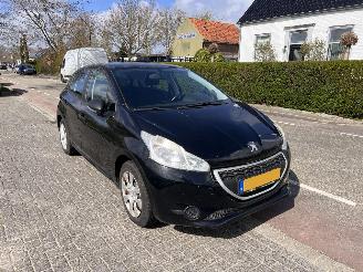 Schadeauto Peugeot 208 1.0 Access 2013/12