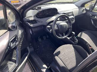 Peugeot 208 1.0 Access picture 5