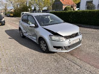 uszkodzony samochody osobowe Volkswagen Polo 1.2 TSi 2011/8