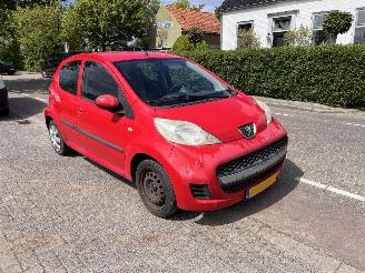 Voiture accidenté Peugeot 107 1.0-12V 2010/6