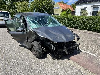 Vrakbiler auto Volkswagen Touran 1.2 TSi 2012/1