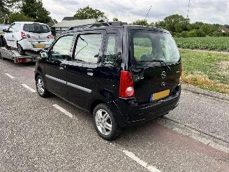 Opel Agila 1.2-16V picture 4