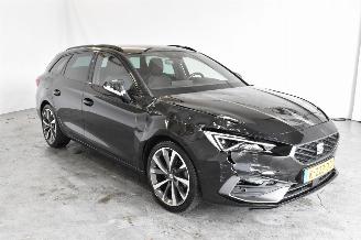 krockskadad bil auto Seat Leon SPORTSTOURER 1.5 eTSI FR LaunchEd 2020/11