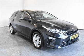 Damaged car Kia Ceed 1.4 T-GDi Dyn.PlusL. 2020/6