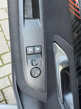 Peugeot 208 1.2 PureTech Active picture 35