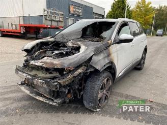 Salvage car Peugeot 5008 5008 II (M4/MC/MJ/MR), MPV, 2016 / 2024 1.2 12V e-THP PureTech 130 2021/8