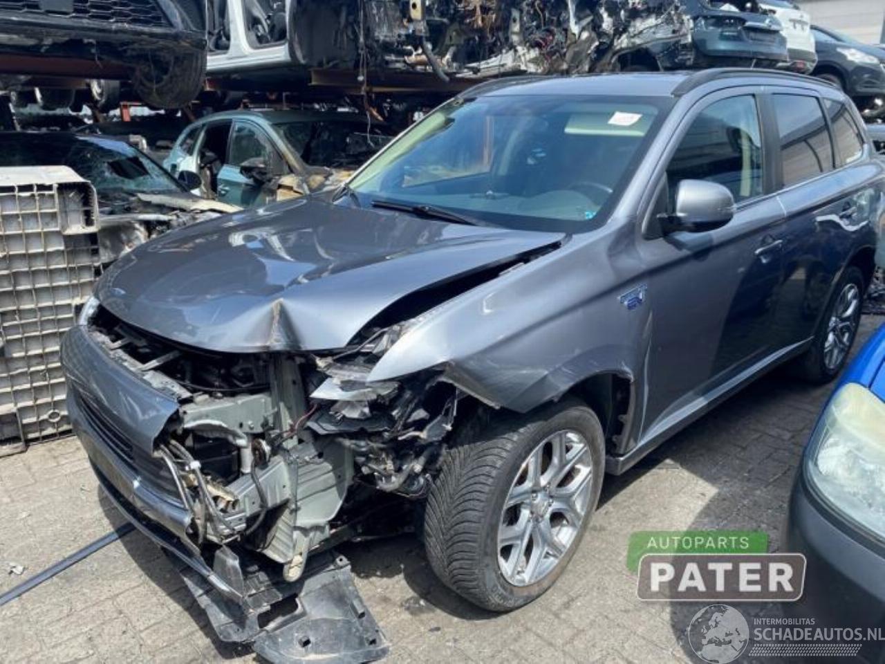 Mitsubishi Outlander Outlander (GF/GG), SUV, 2012 / 2022 2.0 16V PHEV 4x4