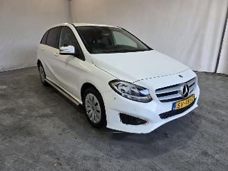uszkodzony samochody osobowe Mercedes B-klasse 220D Ambition 2018/8