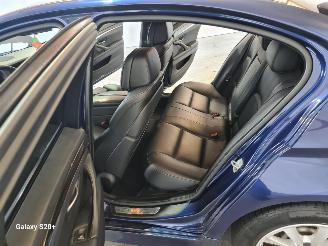 BMW 5-serie 518d High Executive picture 17