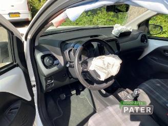 Peugeot 108 108, Hatchback, 2014 1.0 12V VVT-i picture 5
