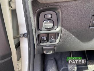 Peugeot 108 108, Hatchback, 2014 1.0 12V VVT-i picture 11