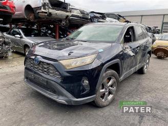 Coche siniestrado Toyota Rav-4 RAV4 (A5), Terreinwagen, 2018 2.5 Hybrid 16V AWD 2019/10