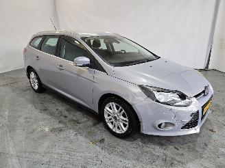 Damaged car Ford Focus 1.0 EcoB. Titanium 2013/7
