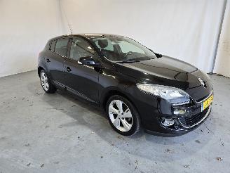 uszkodzony samochody osobowe Renault Mégane 1.2 TCe Collection 2013/10