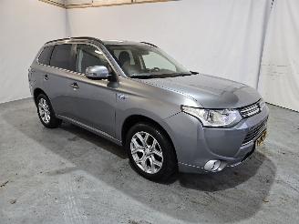 Damaged car Mitsubishi Outlander 2.0 PHEV Business Ed 2014/8