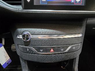 Peugeot 308 1.2 VTi Blue Lease picture 31