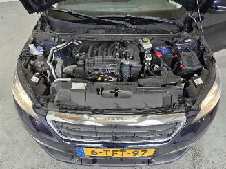 Peugeot 308 1.2 VTi Blue Lease picture 11