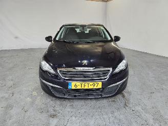Peugeot 308 1.2 VTi Blue Lease picture 2