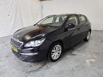 Peugeot 308 1.2 VTi Blue Lease picture 3