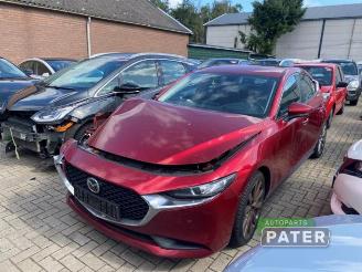 Salvage car Mazda 3 3 (BP), Sedan, 2018 2.0 SkyActiv-G 122 M Hybrid 16V 2020/9