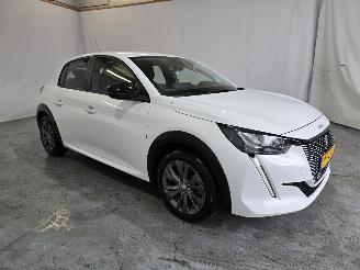 damaged passenger cars Peugeot 208 EV Active Pck 50 kWh 2022/6