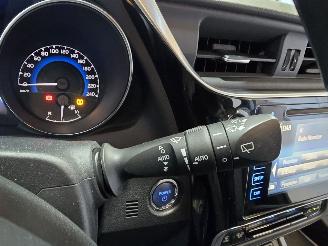 Toyota Auris 1.8 Hybrid Dynamic Ultimate picture 28