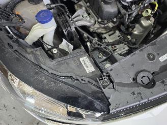 Peugeot 208 1.2 PureTech Active picture 12