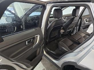 Land Rover Discovery Sport 2.0 TD4 HSE picture 16