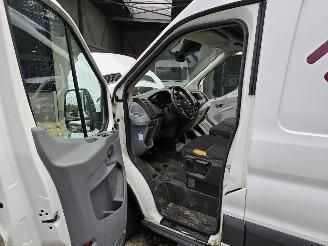 Ford Transit 2.2 TDCI L3H2 Ambiente picture 22