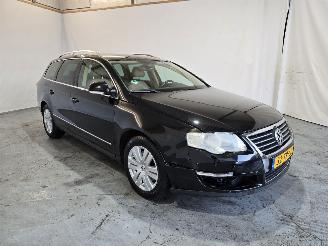 krockskadad bil auto Volkswagen Passat 2.0 FSI Highline Business 2007/1