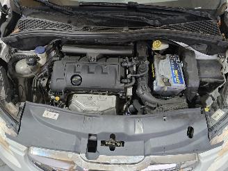 Peugeot 2008 1.6 VTi Féline picture 10