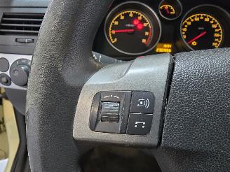 Opel Astra GTC 1.6 Enjoy picture 24