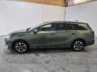 Kia Ceed 1.6 GDI PHEV DynamicPlusLine picture 4