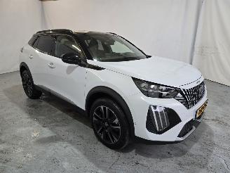 skadebil auto Peugeot 2008 1.2 Hybrid 145 GT 2025/3