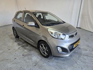 Schadeauto Kia Picanto 1.0 CVVT ISG Plus P. 2013/8