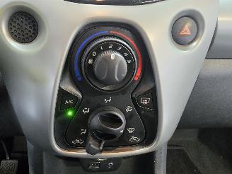 Toyota Aygo 1.0 VVT-i x-play picture 33