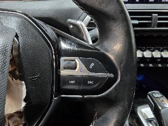 Peugeot 3008 1.2 PureTech Active picture 31