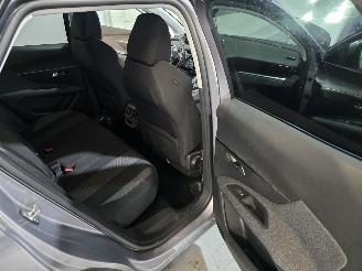 Peugeot 3008 1.2 PureTech Active picture 19