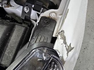 Ford Fiesta 1.0 EcoB.Hy. Tit. picture 15