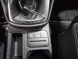 Ford Fiesta 1.0 EcoBoost Hybrid Titanium picture 35