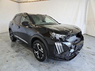 Voiture accidenté Peugeot 2008 1.2 Hybrid 145 GT 2025/11