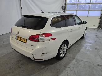 Peugeot 308 1.2 PureTech Blue Lease Executive picture 7