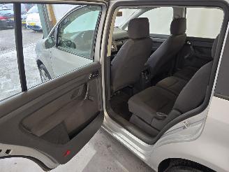 Volkswagen Touran 1.6-16V FSI Optive I picture 15