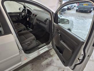 Volkswagen Touran 1.6-16V FSI Optive I picture 12