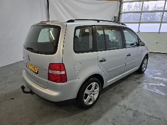 Volkswagen Touran 1.6-16V FSI Optive I picture 7