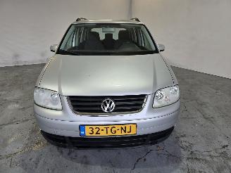 Volkswagen Touran 1.6-16V FSI Optive I picture 2