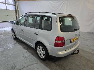Volkswagen Touran 1.6-16V FSI Optive I picture 5