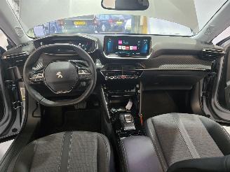 Peugeot e-2008 EV Allure Pack 50 kWh picture 24